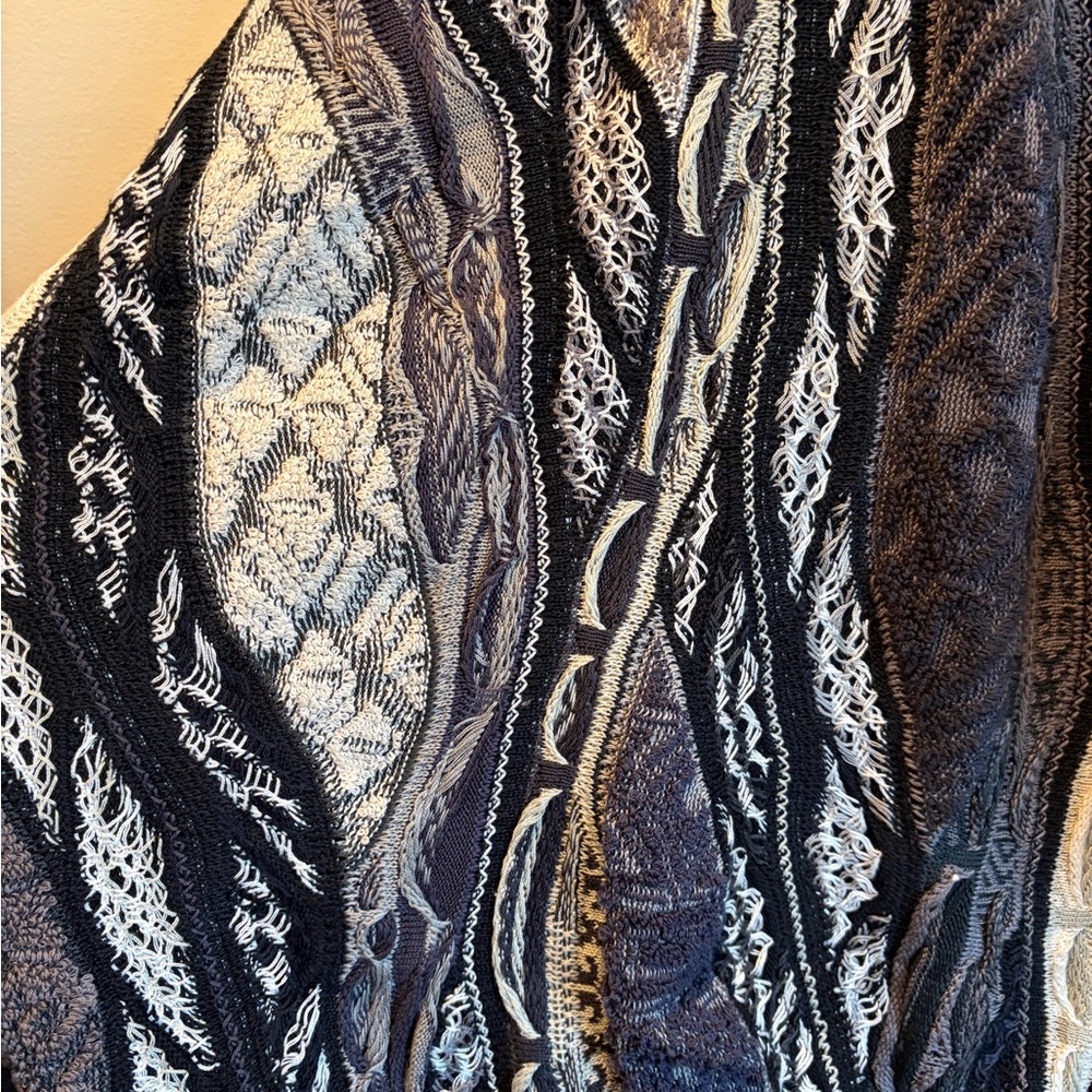 COOGI Black and Cream Textured Crewneck Sweater - Picture 3 of 12